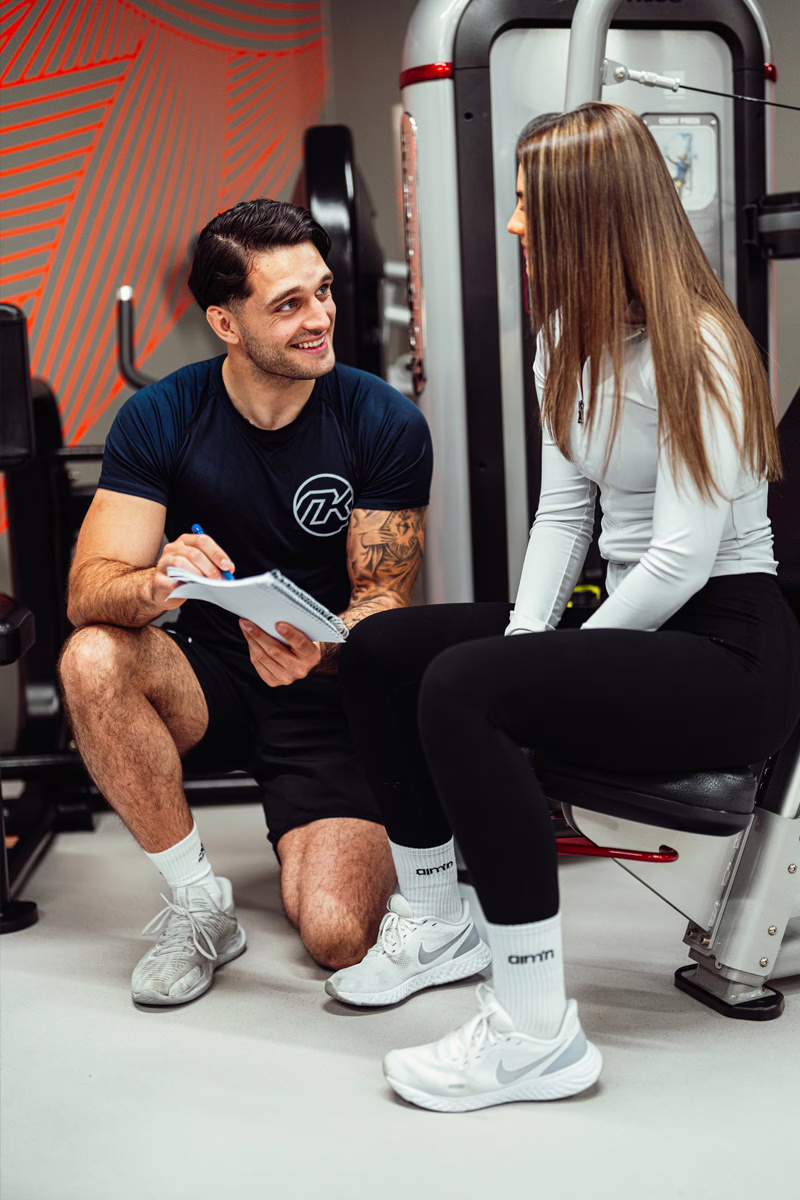 Noah Kihlgren visar vägen